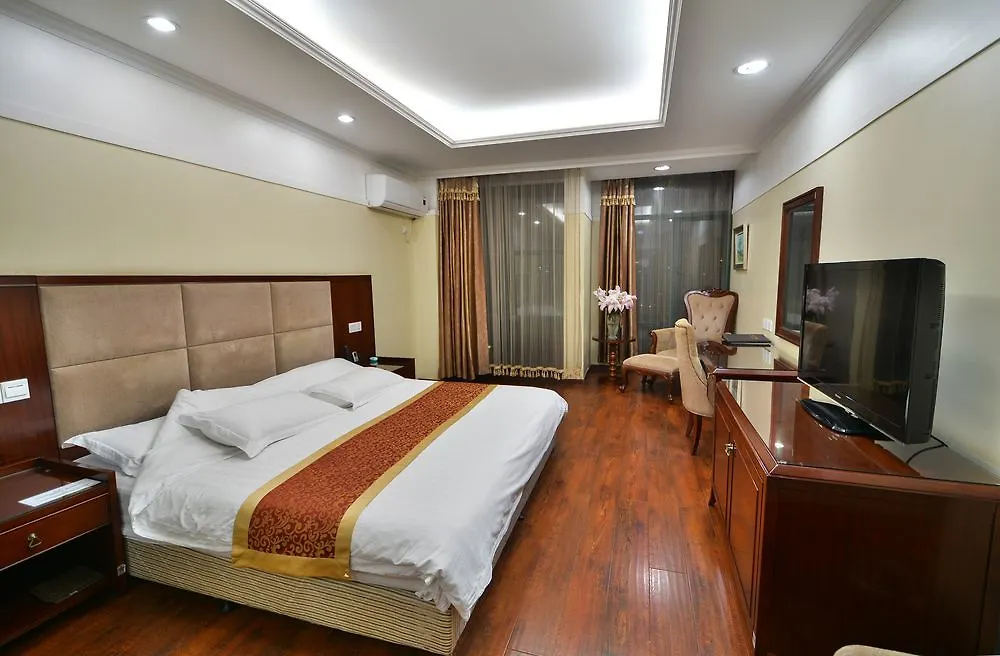 Arirang Hotel Kampala 4*,